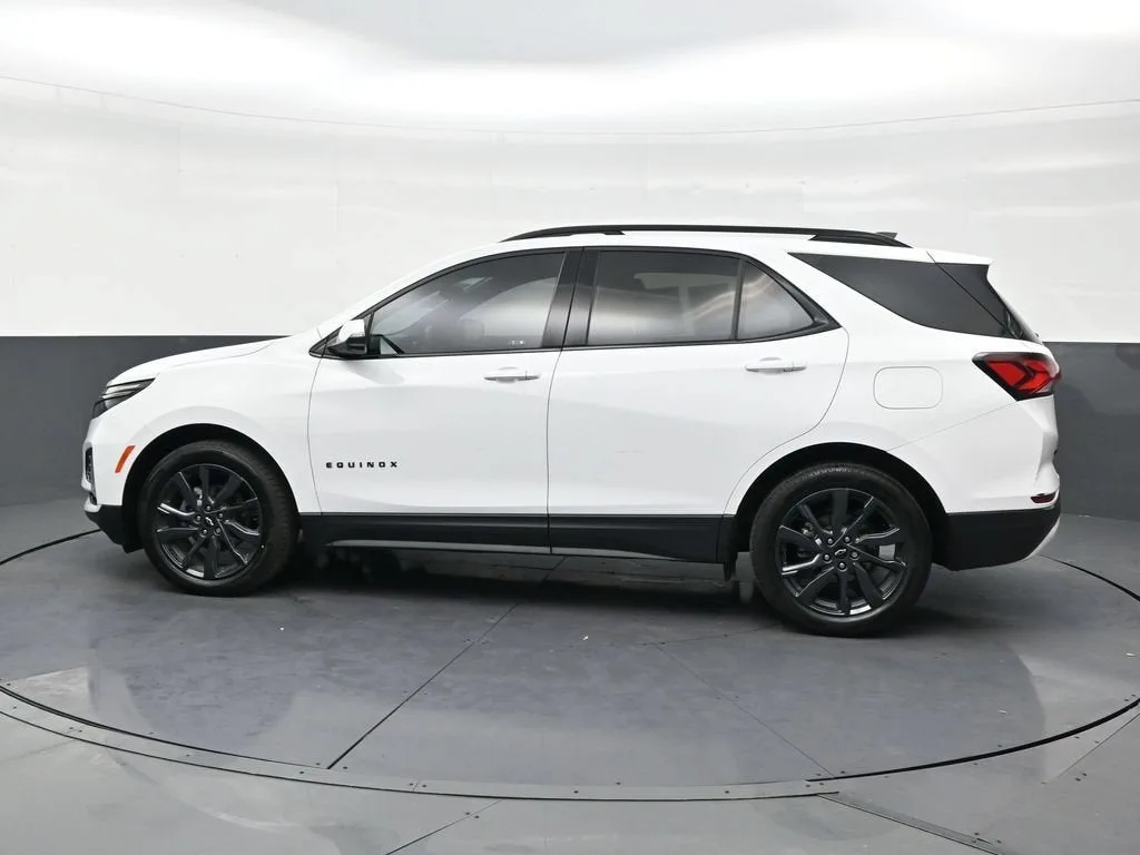 2023 Chevrolet Equinox RS photo 2