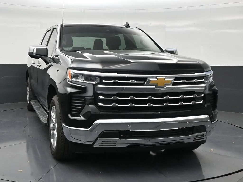 2026 Chevrolet Silverado 1500 LTZ photo 7