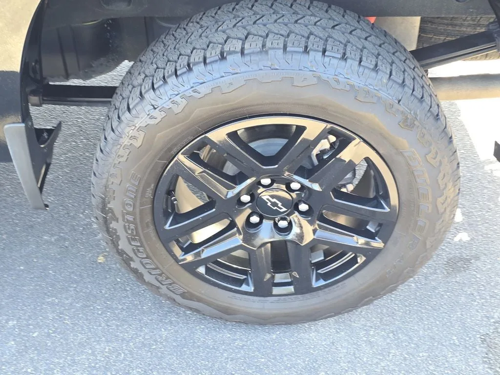 2025 Chevrolet Silverado 1500 LT Trail Boss photo 8