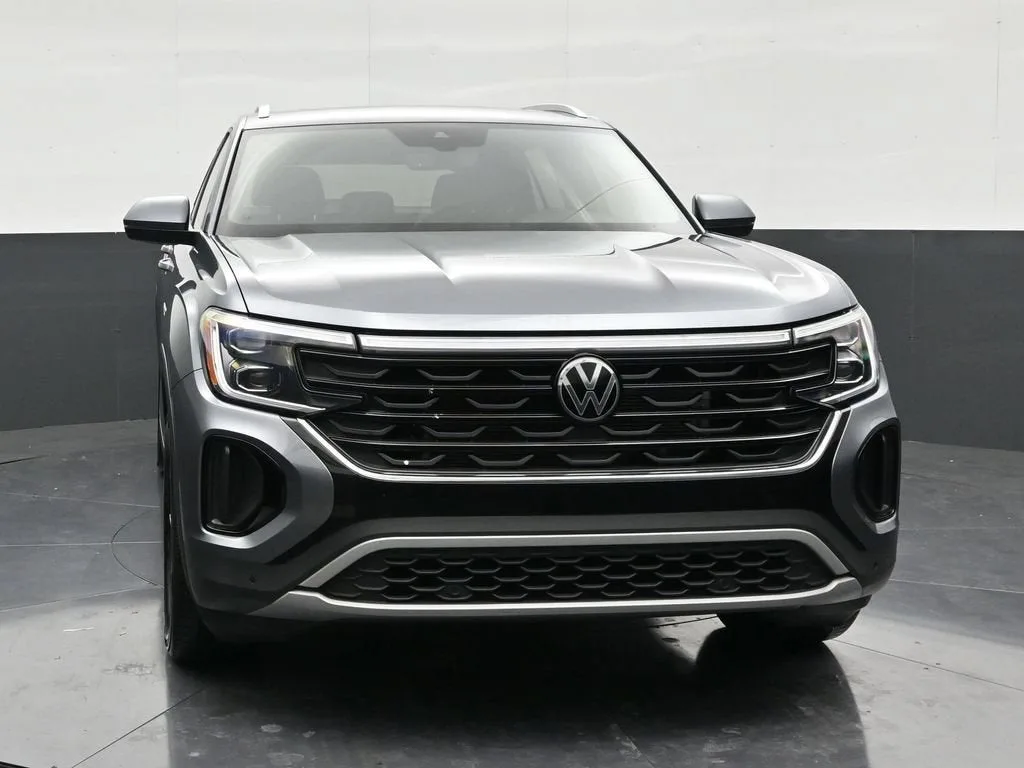 2024 Volkswagen Atlas Cross Sport 2.0T SE w/Technology photo 8