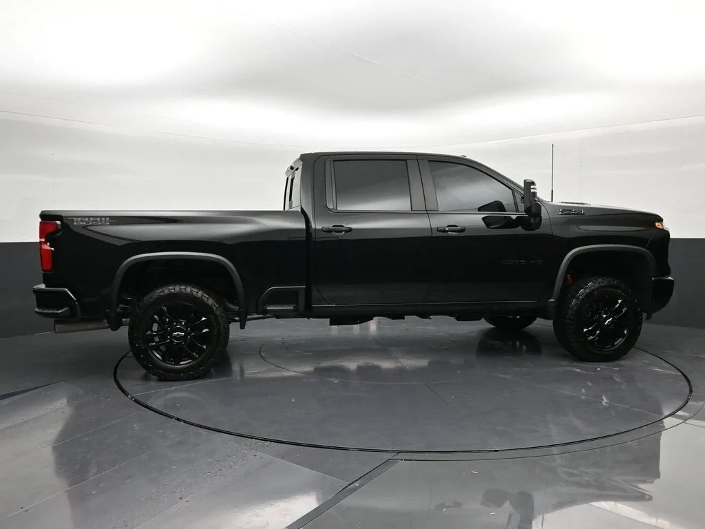 2026 Chevrolet Silverado 2500 HD LT photo 6