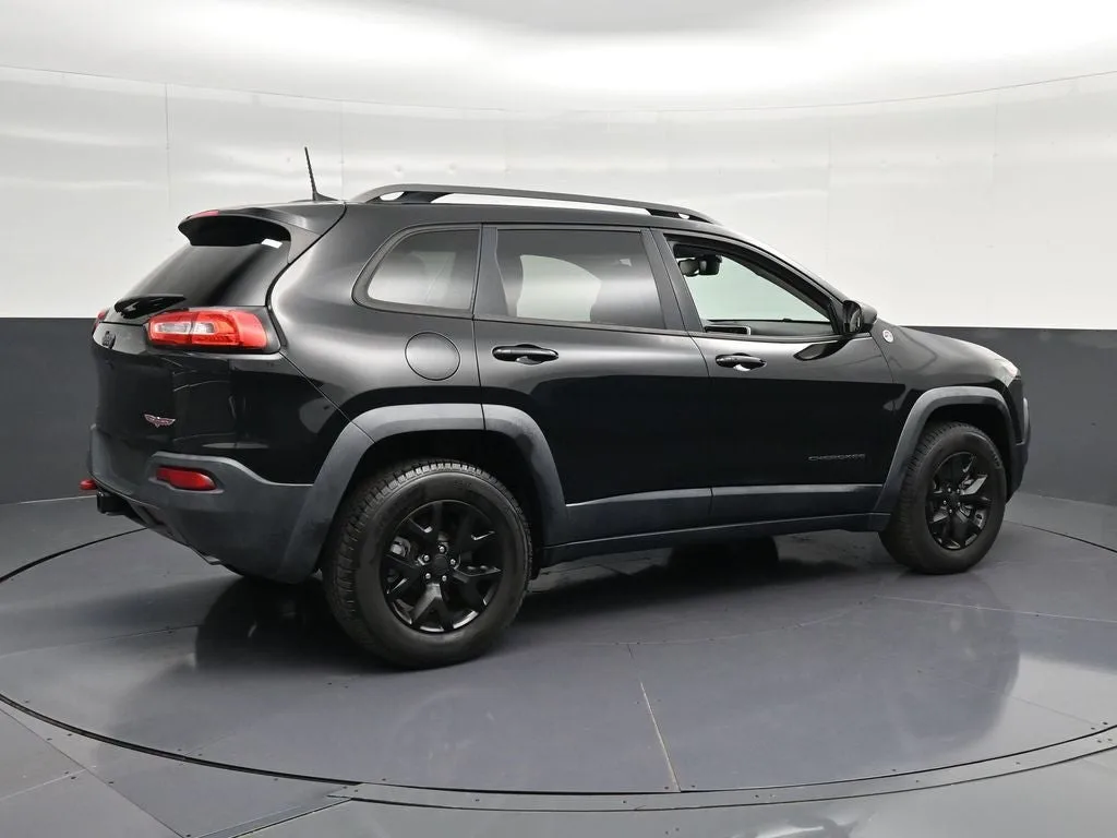 2017 Jeep Cherokee Trailhawk photo 3