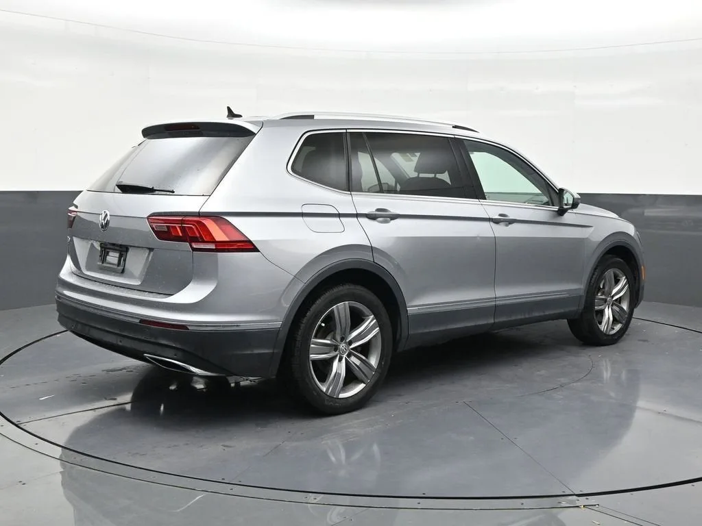 2021 Volkswagen Tiguan 2.0T SEL photo 5