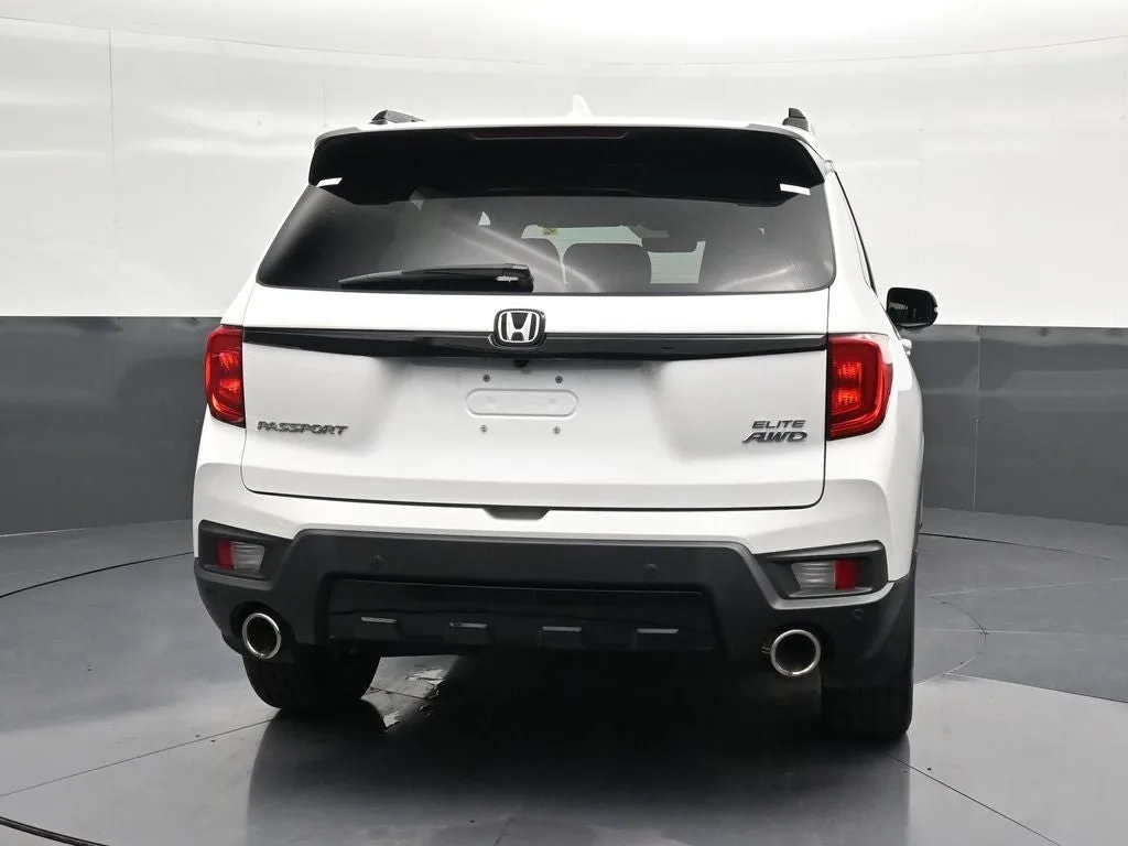 2023 Honda Passport Elite photo 2