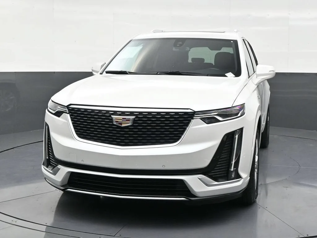2021 Cadillac XT6 Luxury photo 2