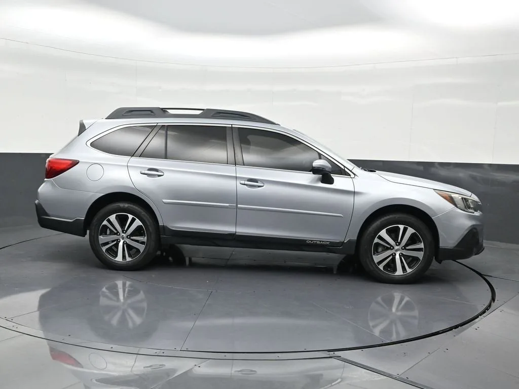 2019 Subaru Outback Limited photo 7