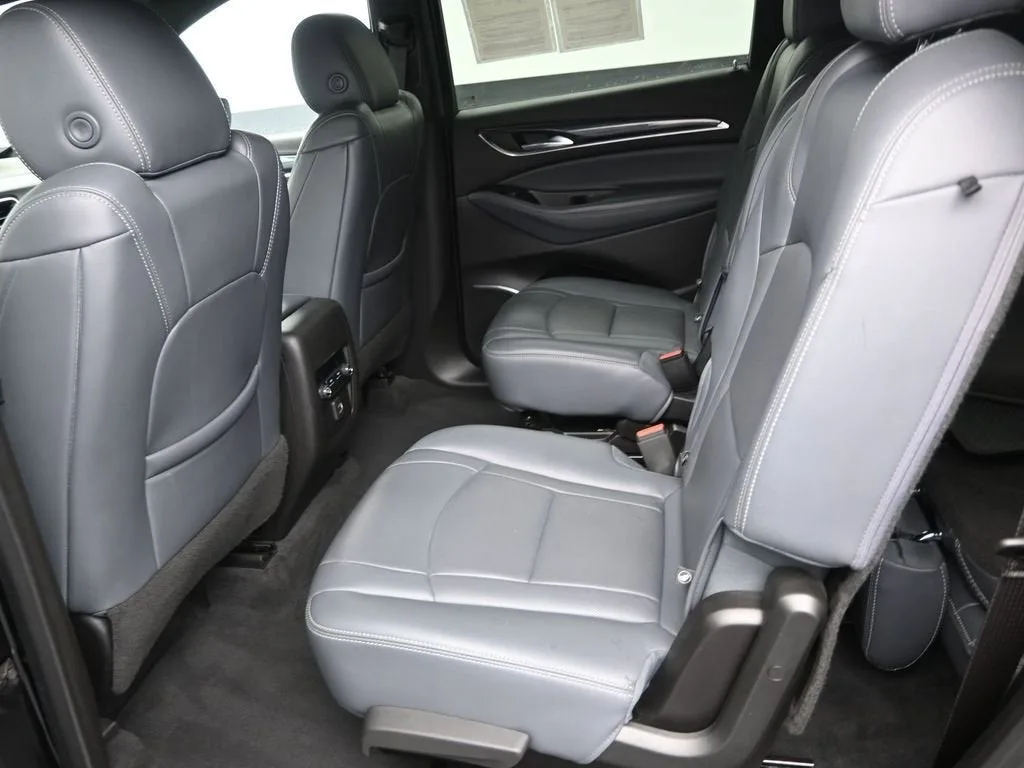 2022 Buick Enclave Essence photo 11