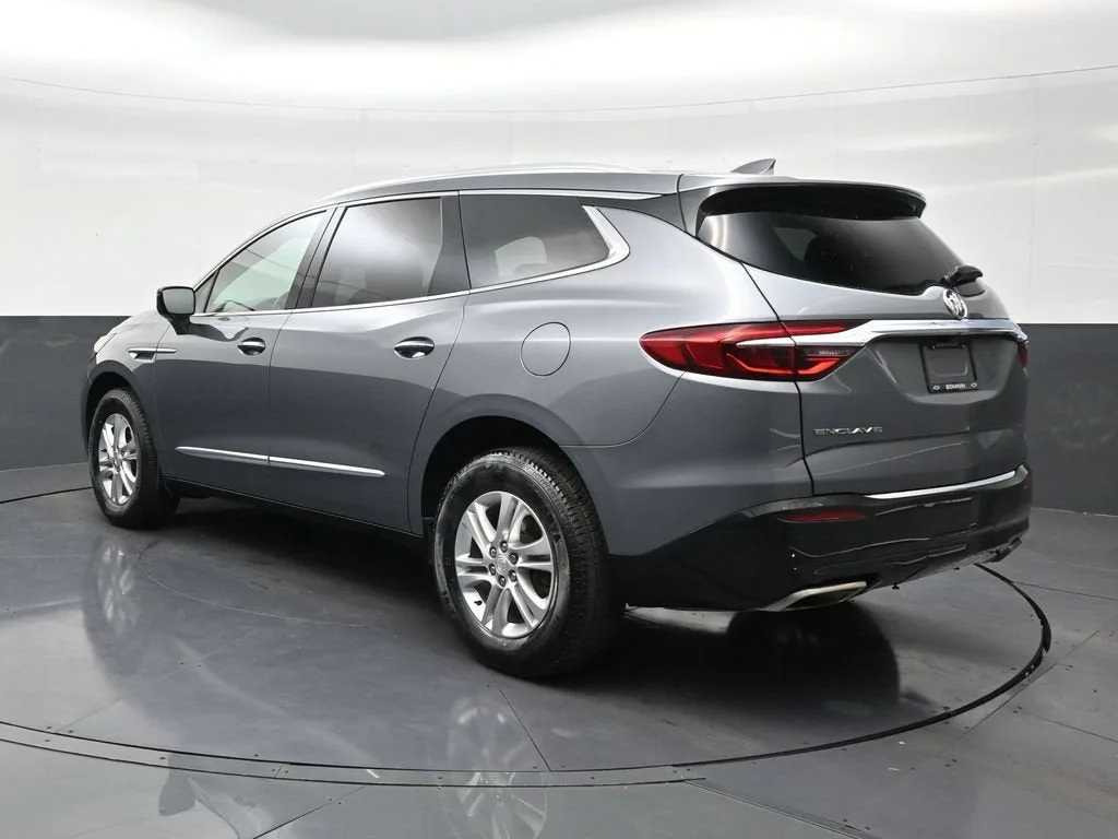 2020 Buick Enclave Essence photo 3