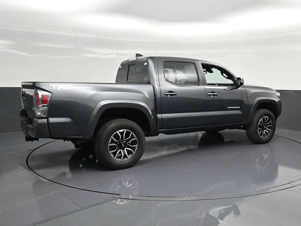 2022 Toyota Tacoma TRD Sport V6 photo 3