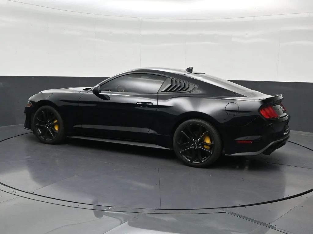 2022 Ford Mustang EcoBoost Premium Fastback photo 4