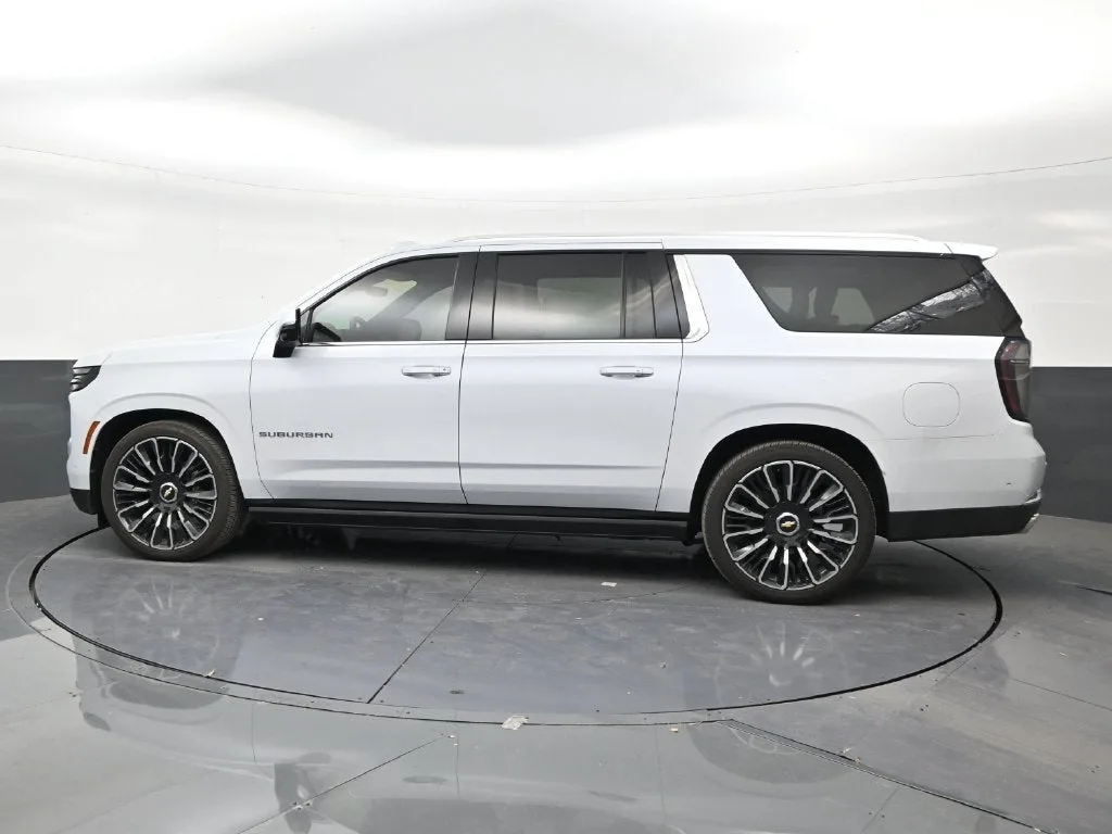2026 Chevrolet Suburban High Country photo 4