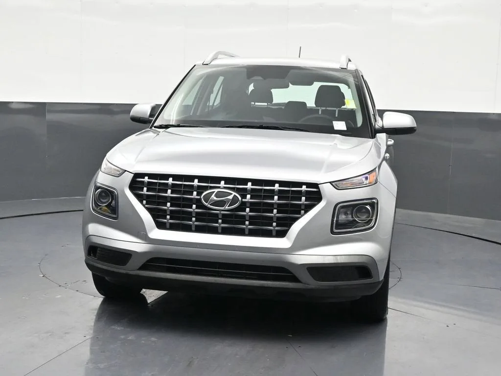 2023 Hyundai Venue SEL photo 9
