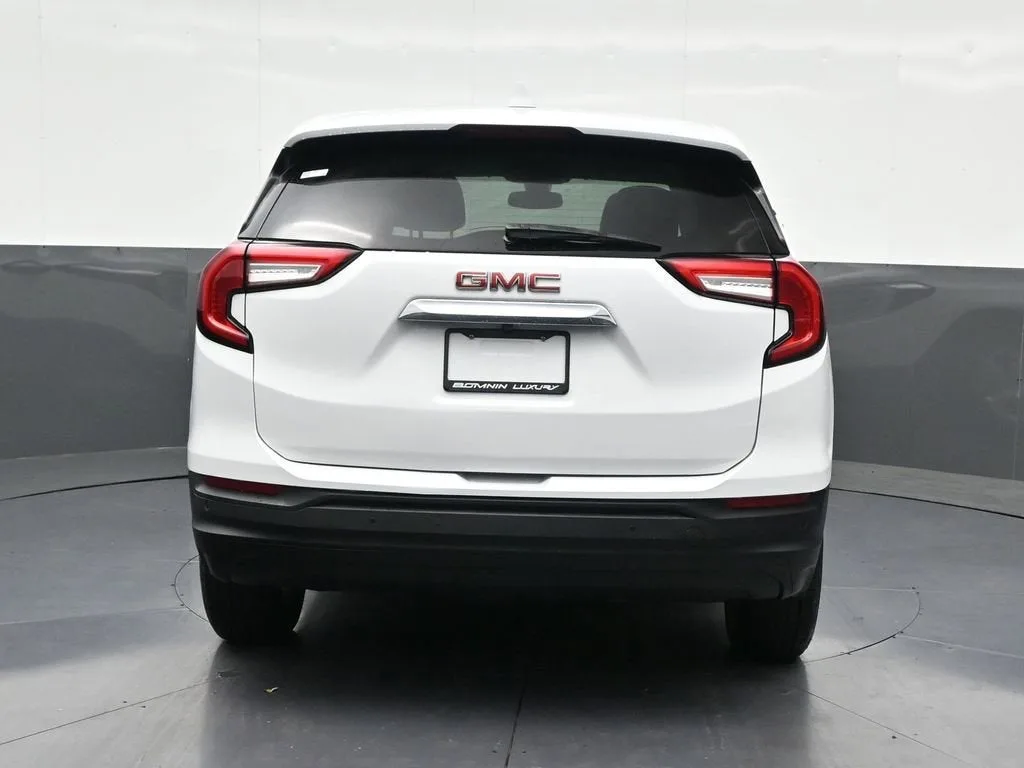 2023 GMC Terrain SLE photo 4