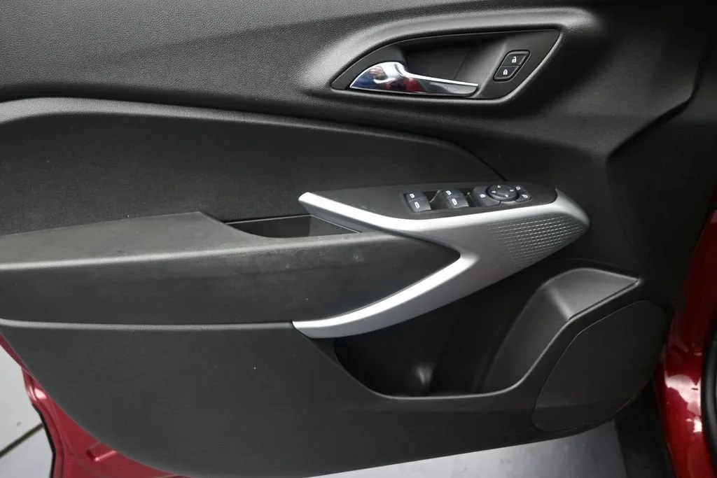 2025 Chevrolet Trax 1RS photo 11