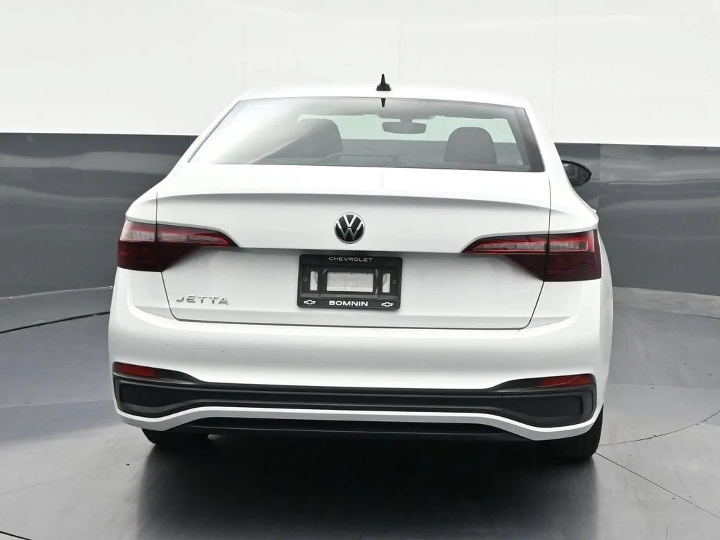 2023 Volkswagen Jetta 1.5T Sport photo 4