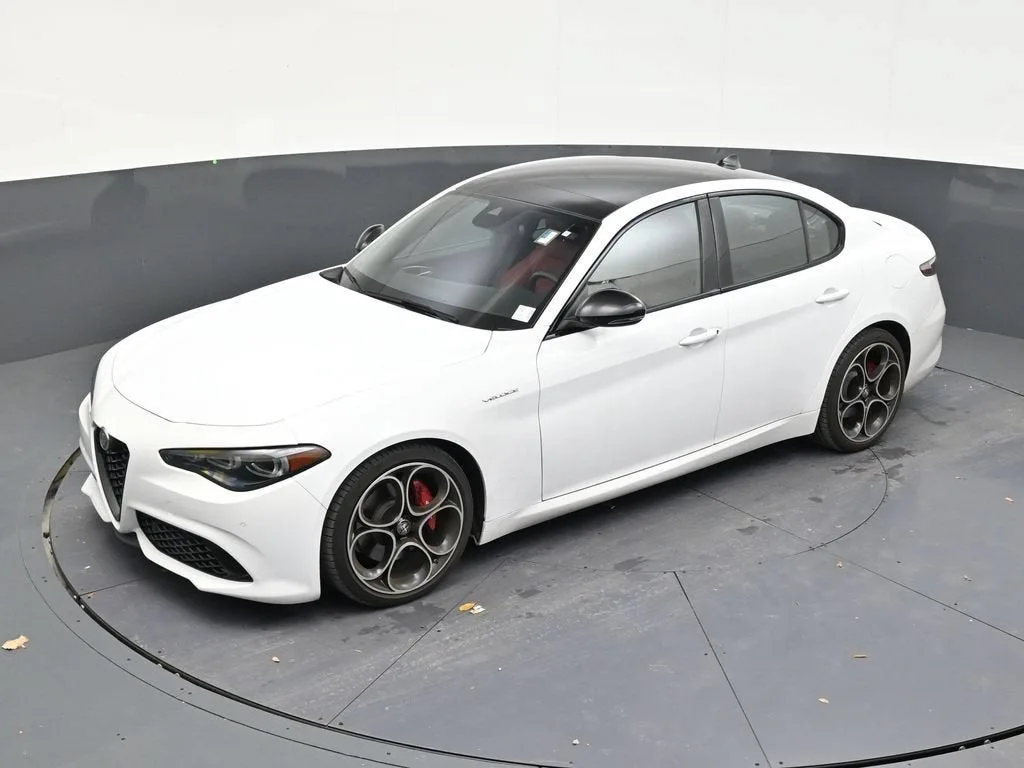 2024 Alfa Romeo Giulia Veloce photo 12
