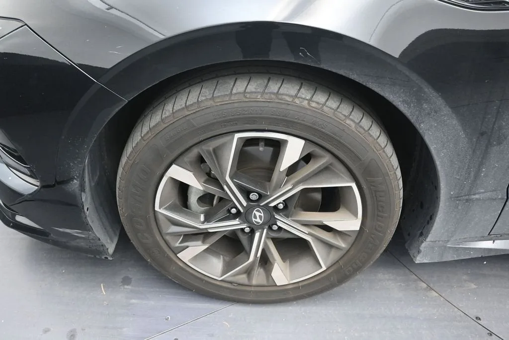 2024 Hyundai Sonata SEL photo 9