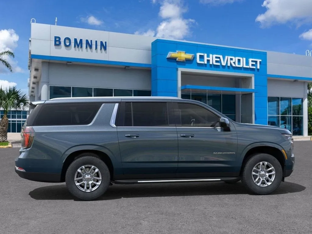 2025 Chevrolet Suburban LS photo 5