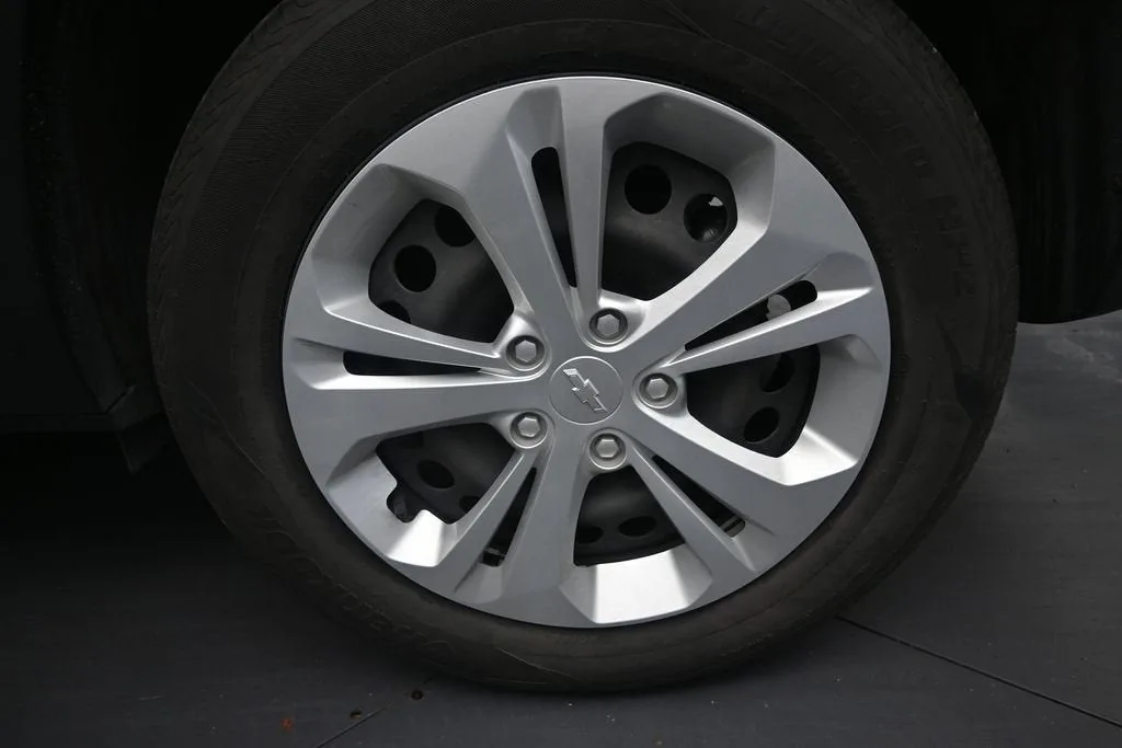 2024 Chevrolet Trax LS photo 10