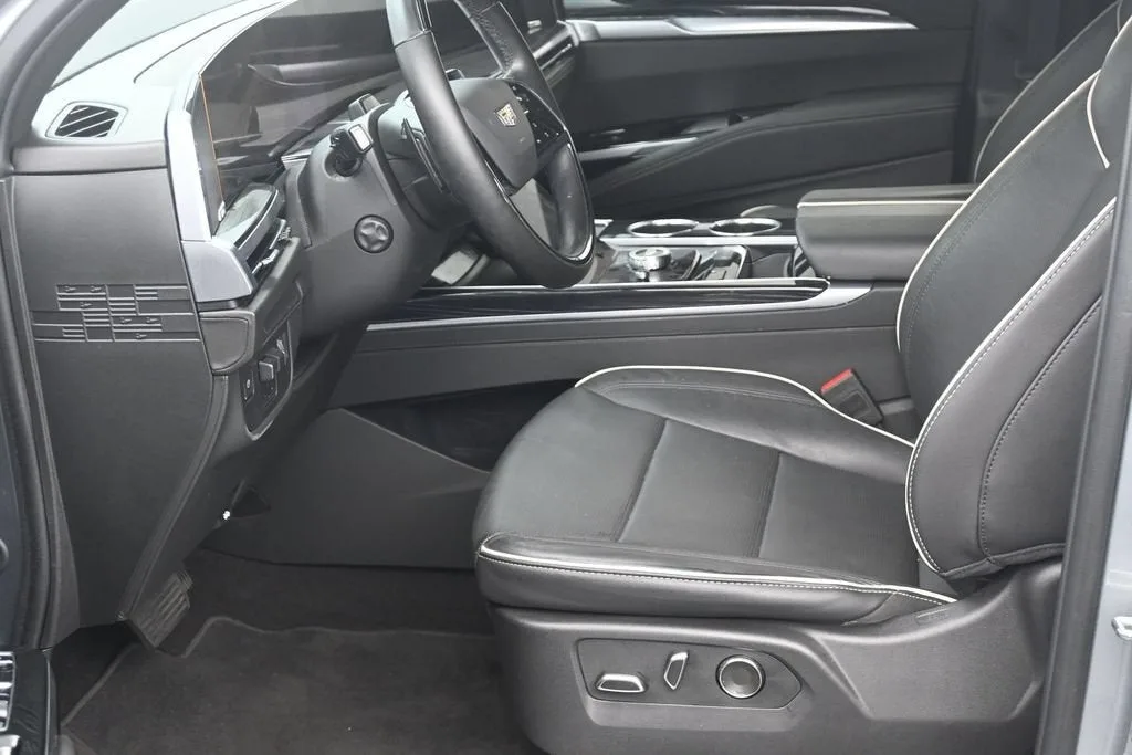 2025 Cadillac Escalade Sport photo 10