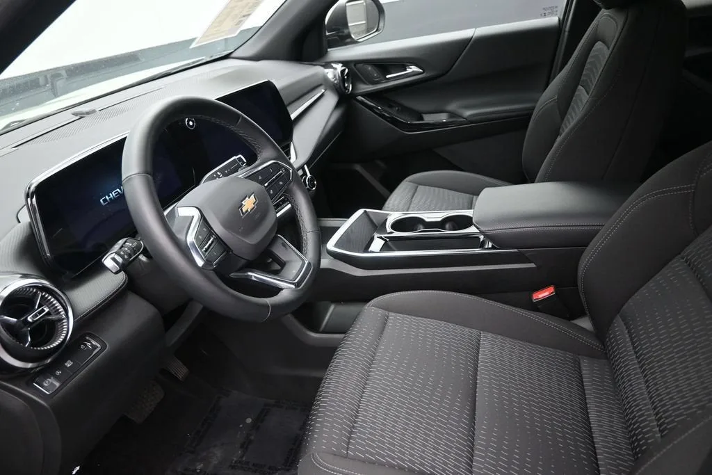 2025 Chevrolet Equinox LT photo 12