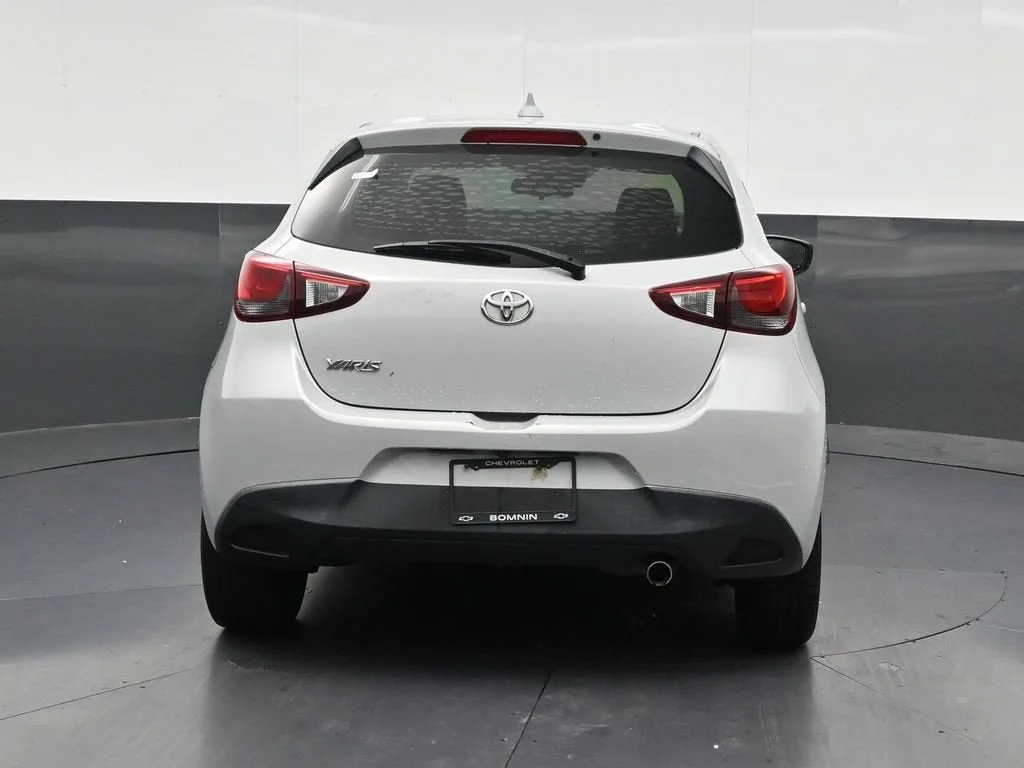 2020 Toyota Yaris LE photo 4