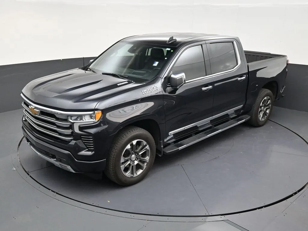 2023 Chevrolet Silverado 1500 High Country photo 12