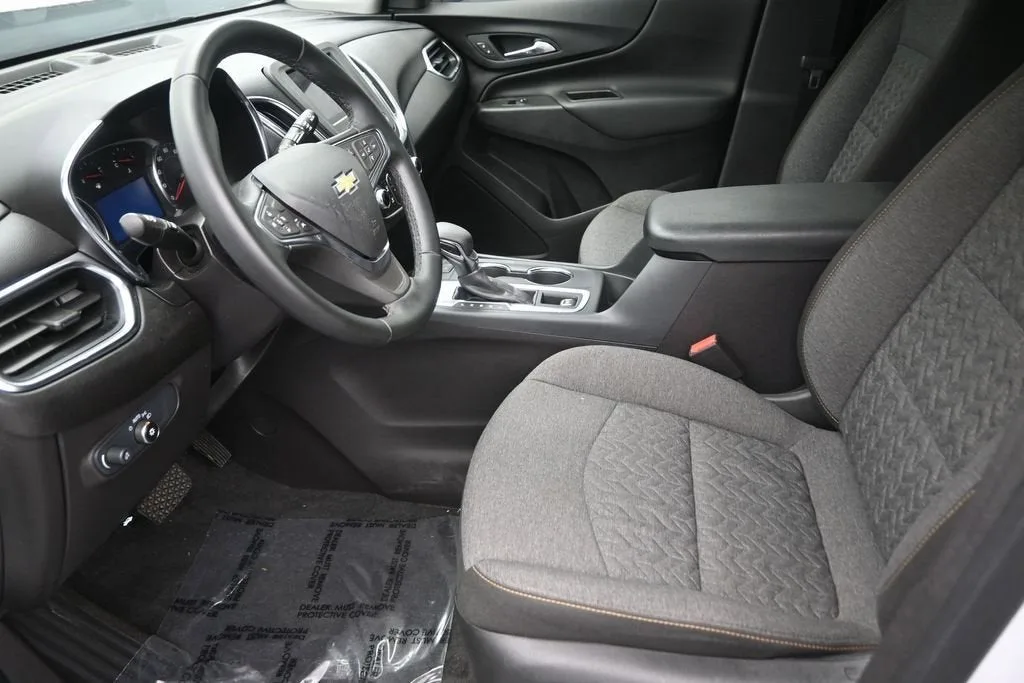 2024 Chevrolet Equinox LT photo 12