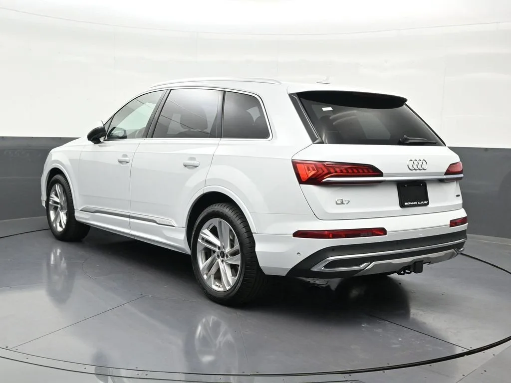 2023 Audi Q7 Prestige 55 TFSI quattro Tiptronic photo 3