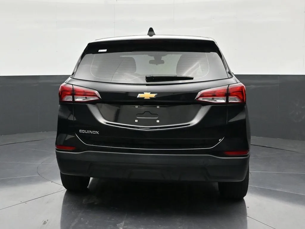 2024 Chevrolet Equinox LS photo 4
