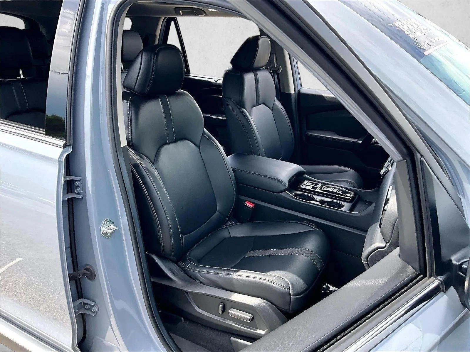 2025 Honda Pilot Touring photo 9