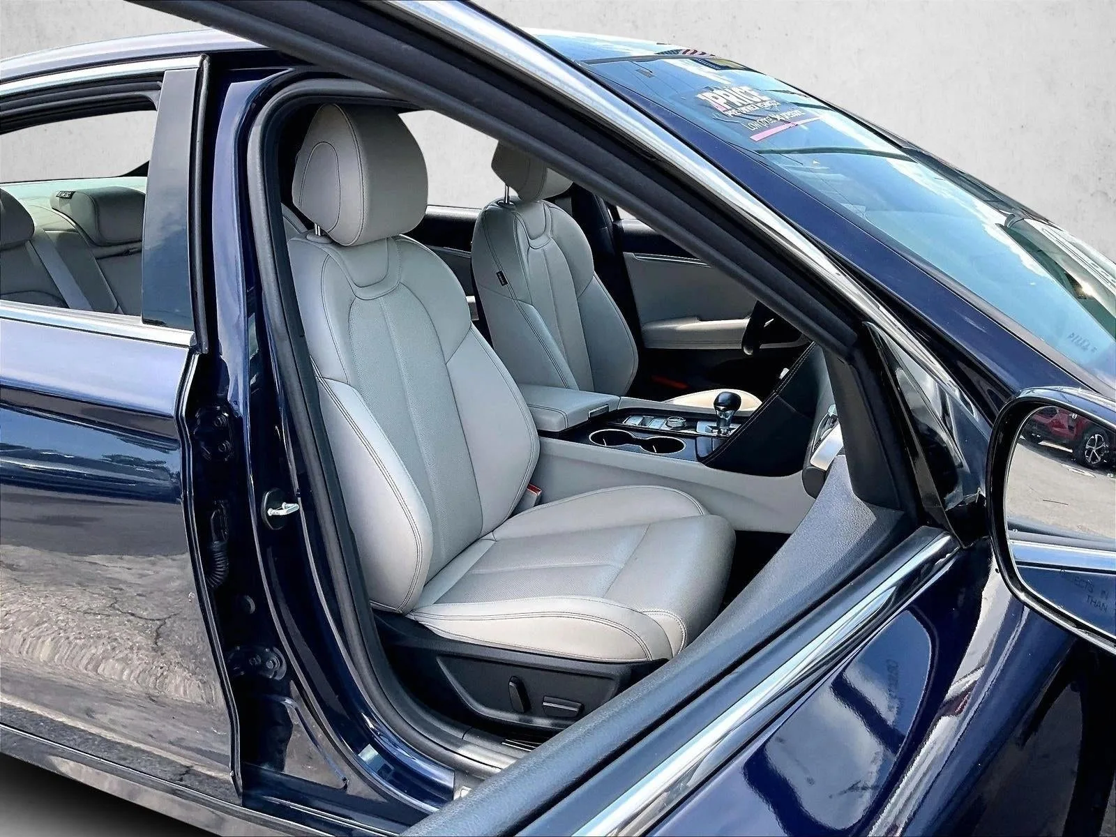 2023 Genesis G70 2.0T photo 9