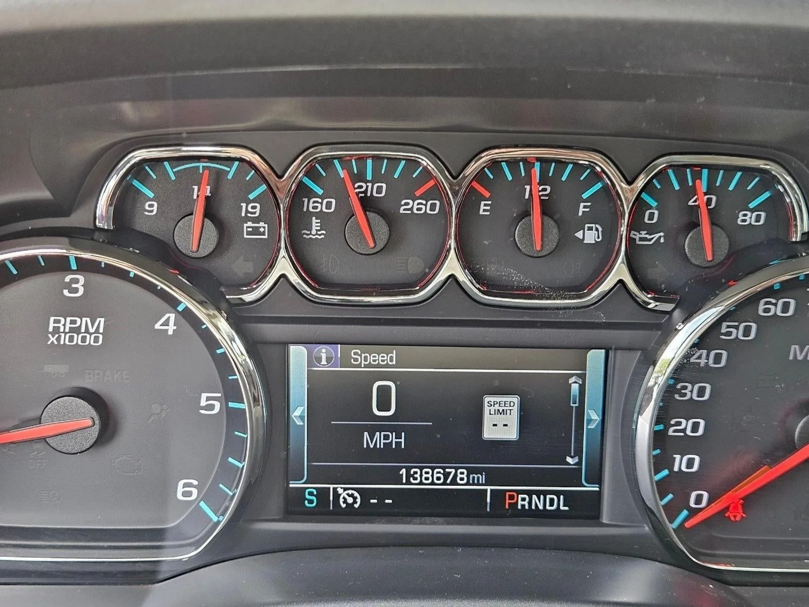 2017 Chevrolet Silverado 1500 Crew Cab Short Box 2-Wheel Drive High Country photo 9