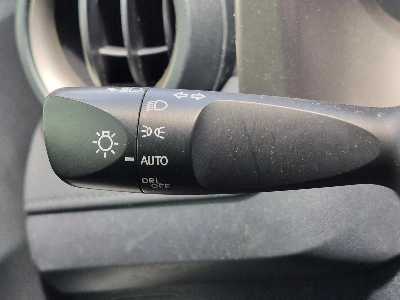 2018 Toyota RAV4 LE photo 9