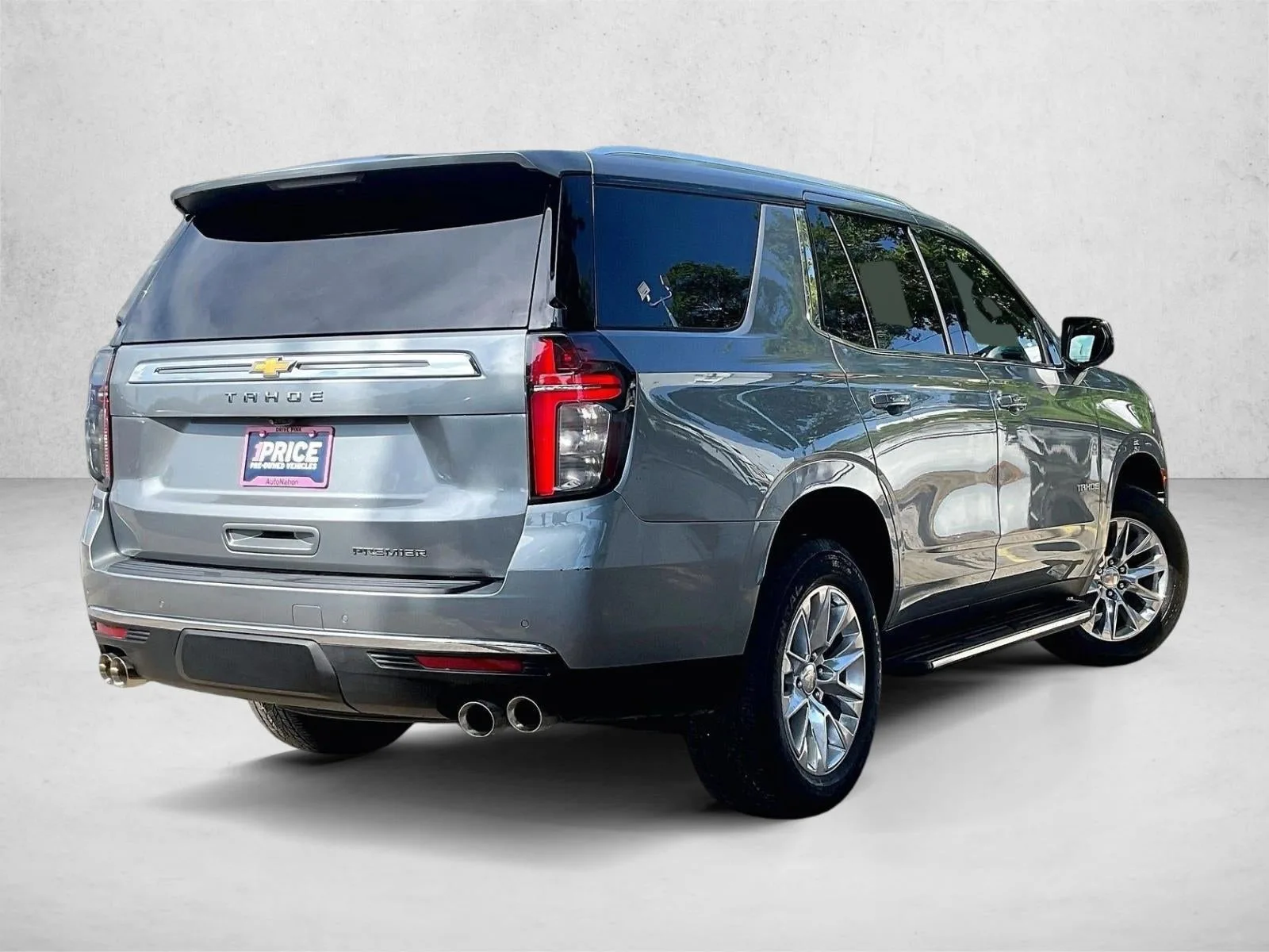 2024 Chevrolet Tahoe Premier photo 2