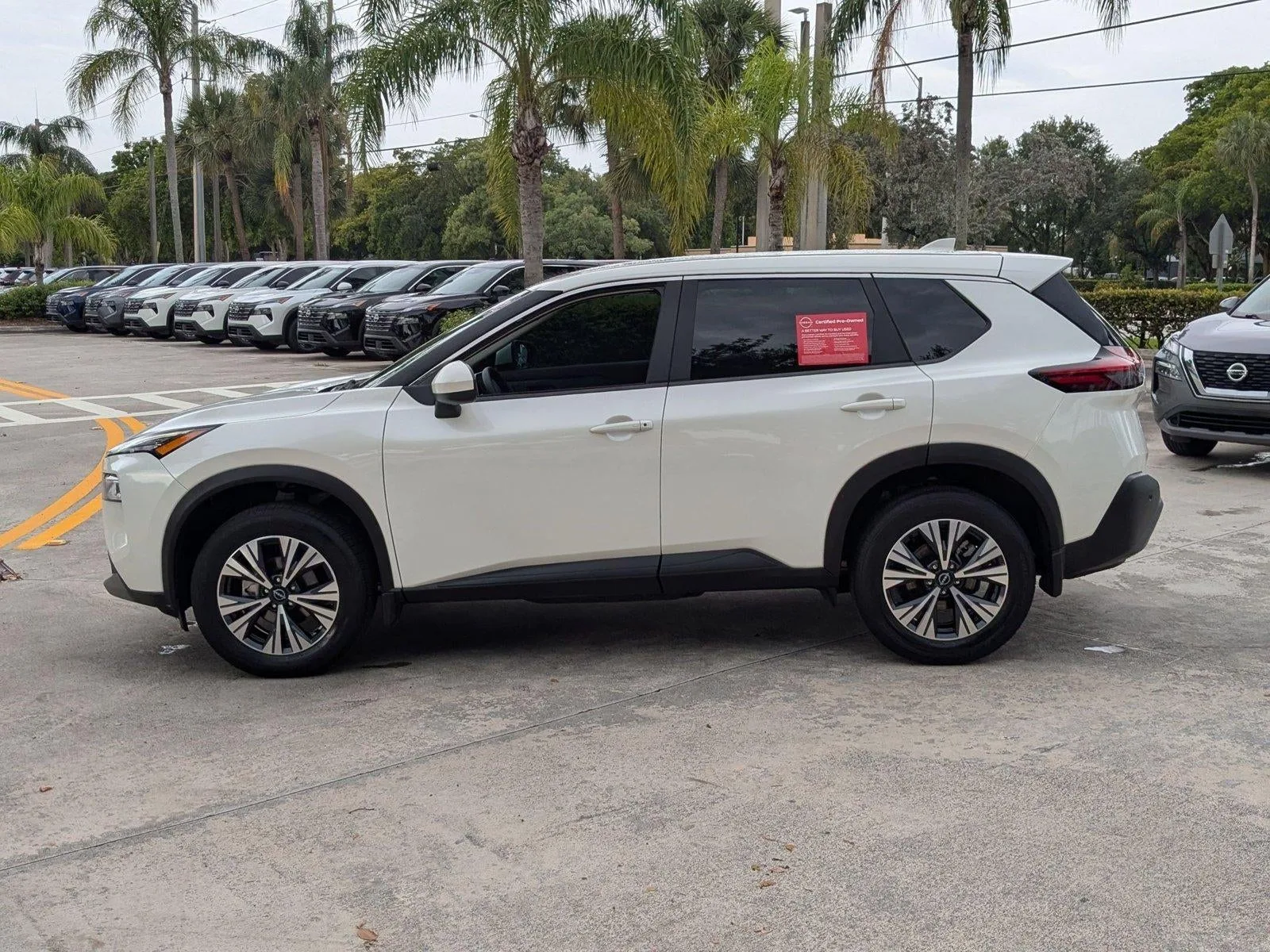 2023 Nissan Rogue FWD SV photo 9
