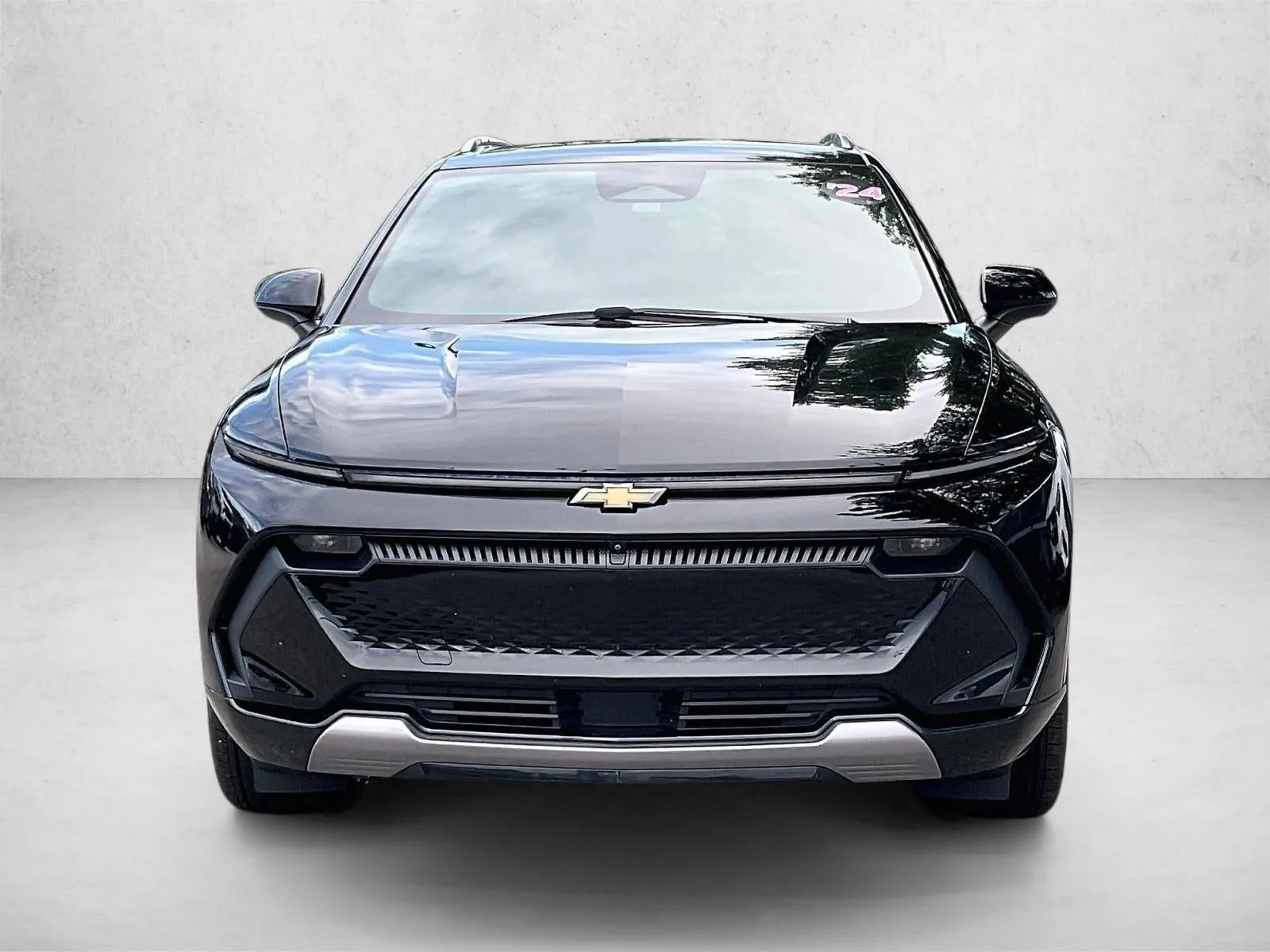 2024 Chevrolet Equinox EV 2LT photo 3