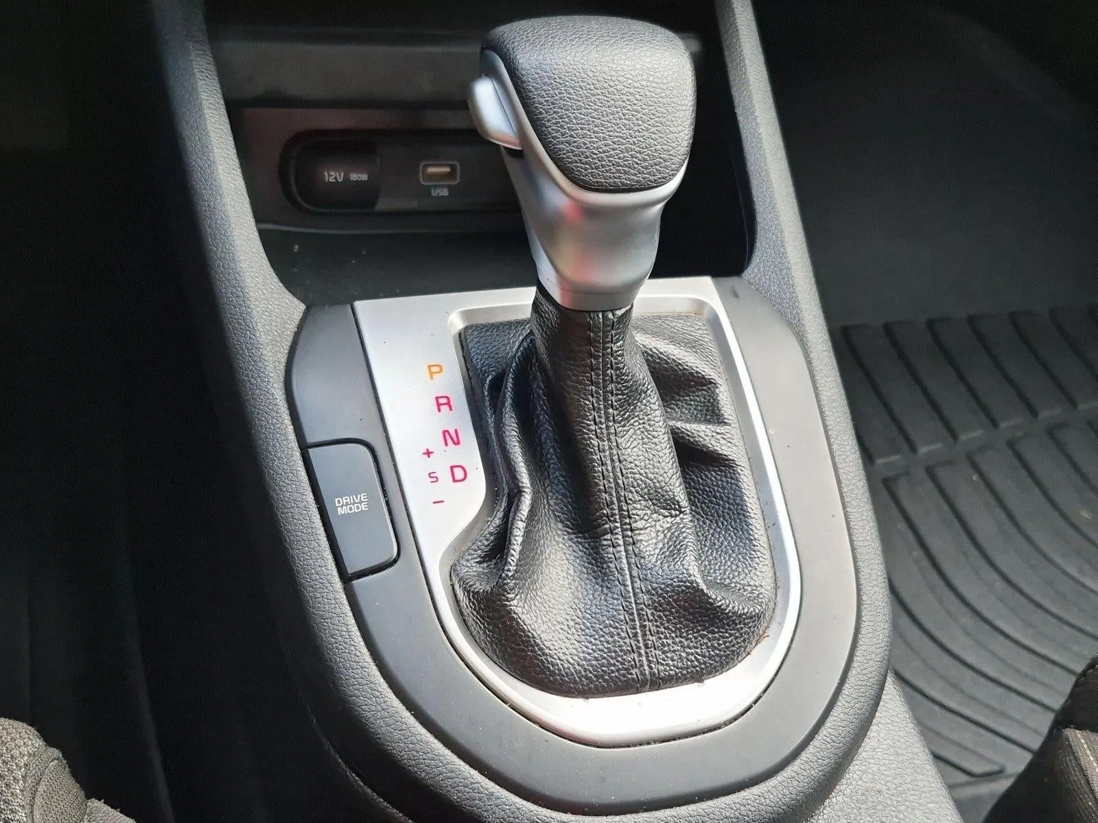 2023 Kia Forte LXS IVT photo 12
