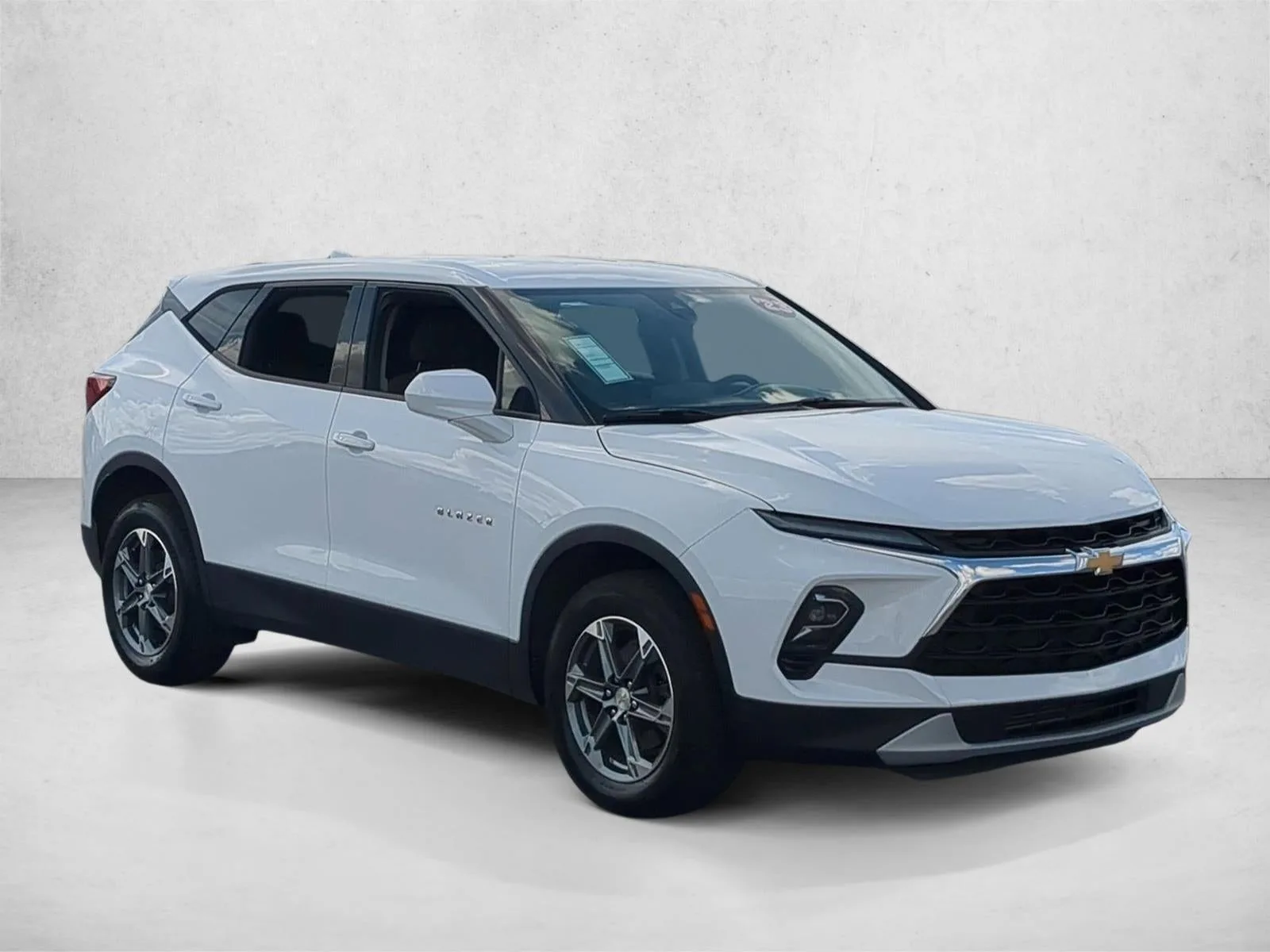 2023 Chevrolet Blazer Base photo 3