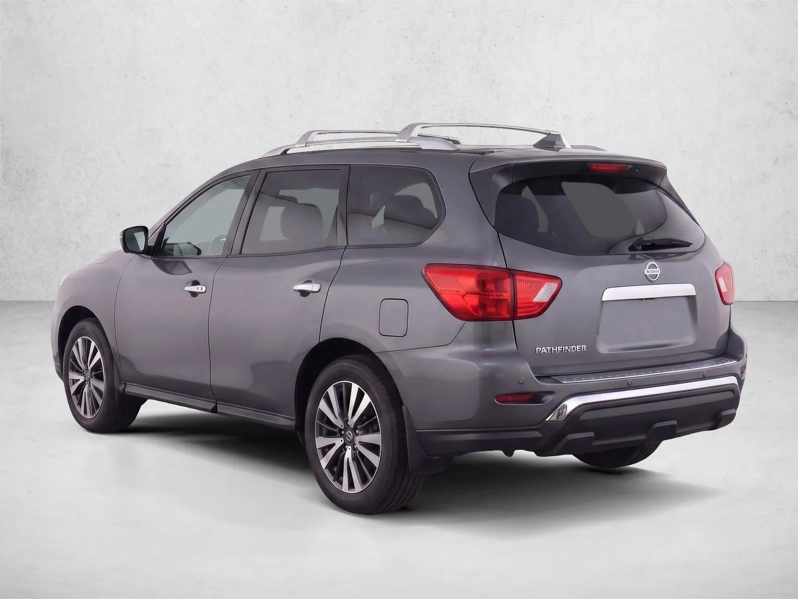 2020 Nissan Pathfinder FWD S photo 5
