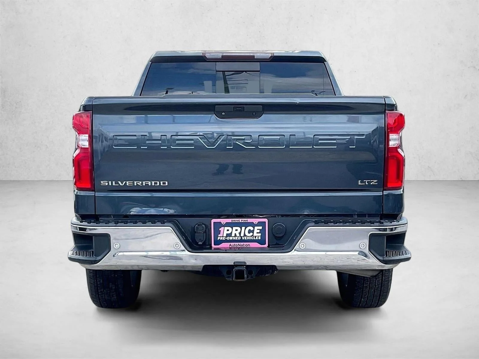 2021 Chevrolet Silverado 1500 LTZ photo 3