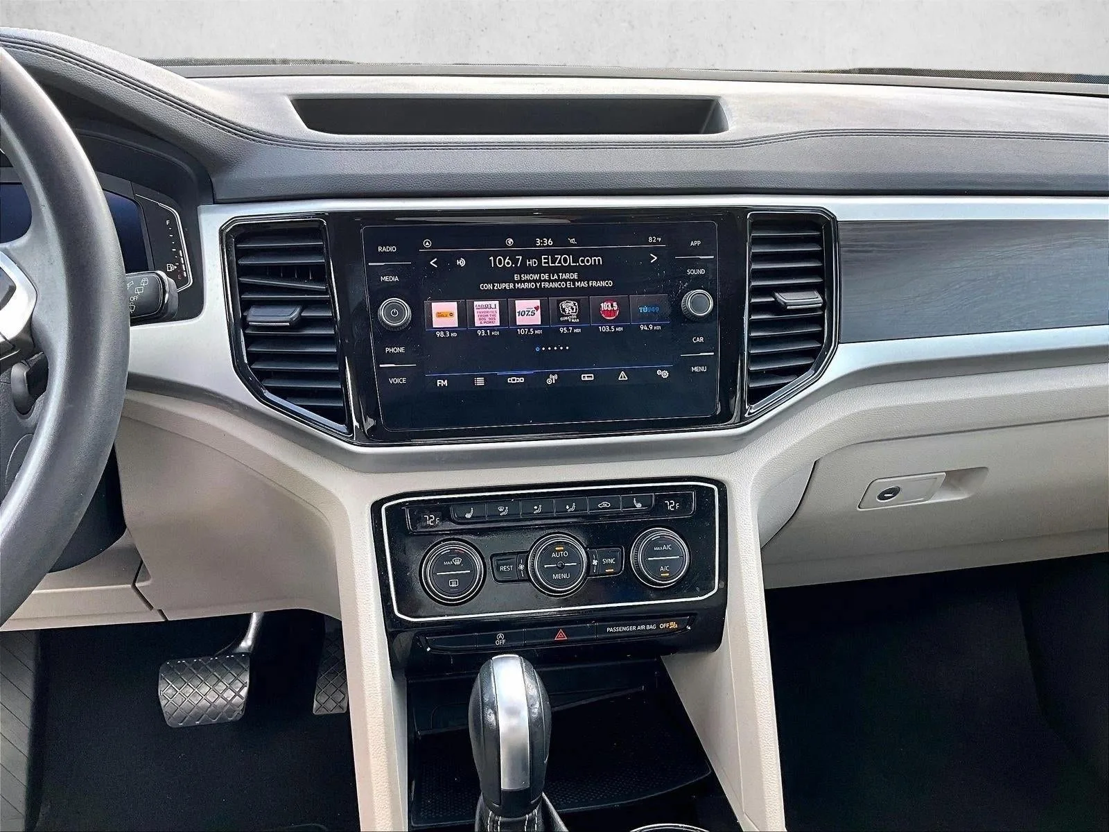 2023 Volkswagen Atlas 2.0T SE w/Technology photo 8
