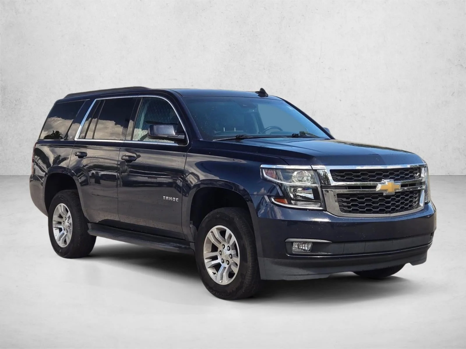2020 Chevrolet Tahoe 2WD LT photo 3