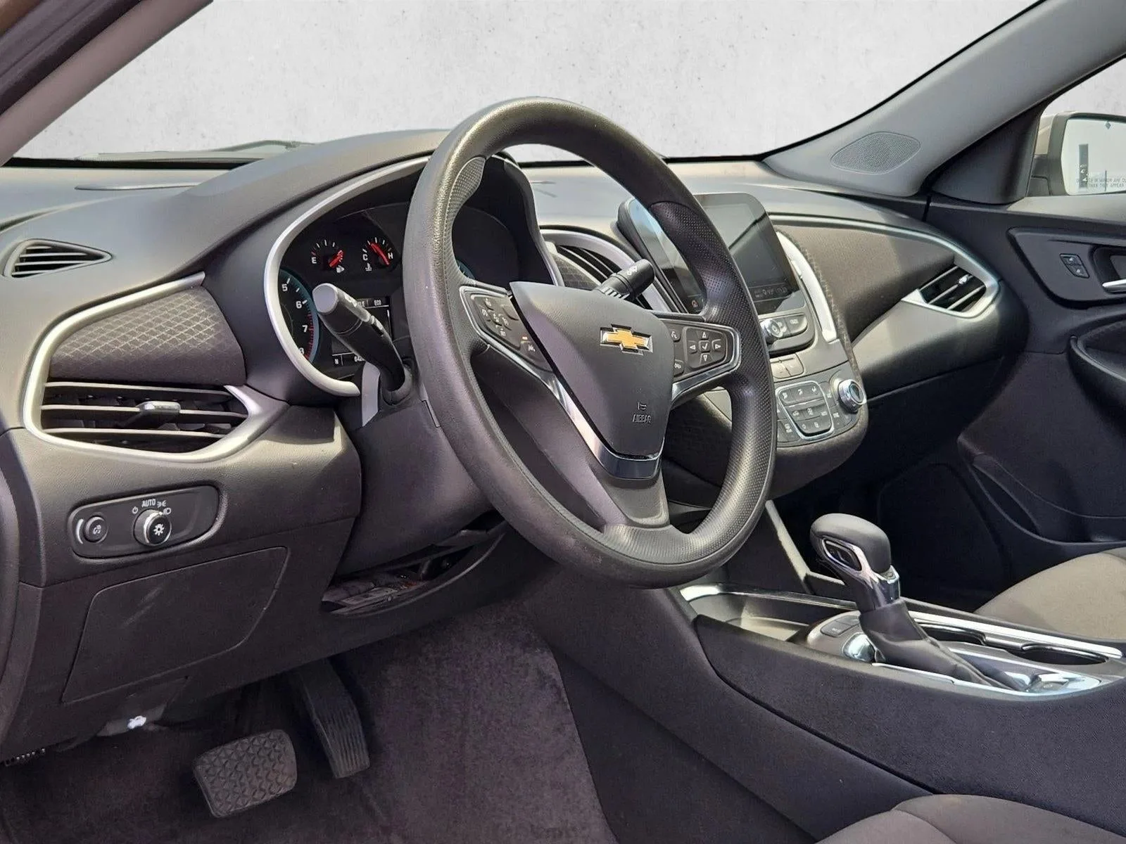 2024 Chevrolet Malibu 1LT photo 10