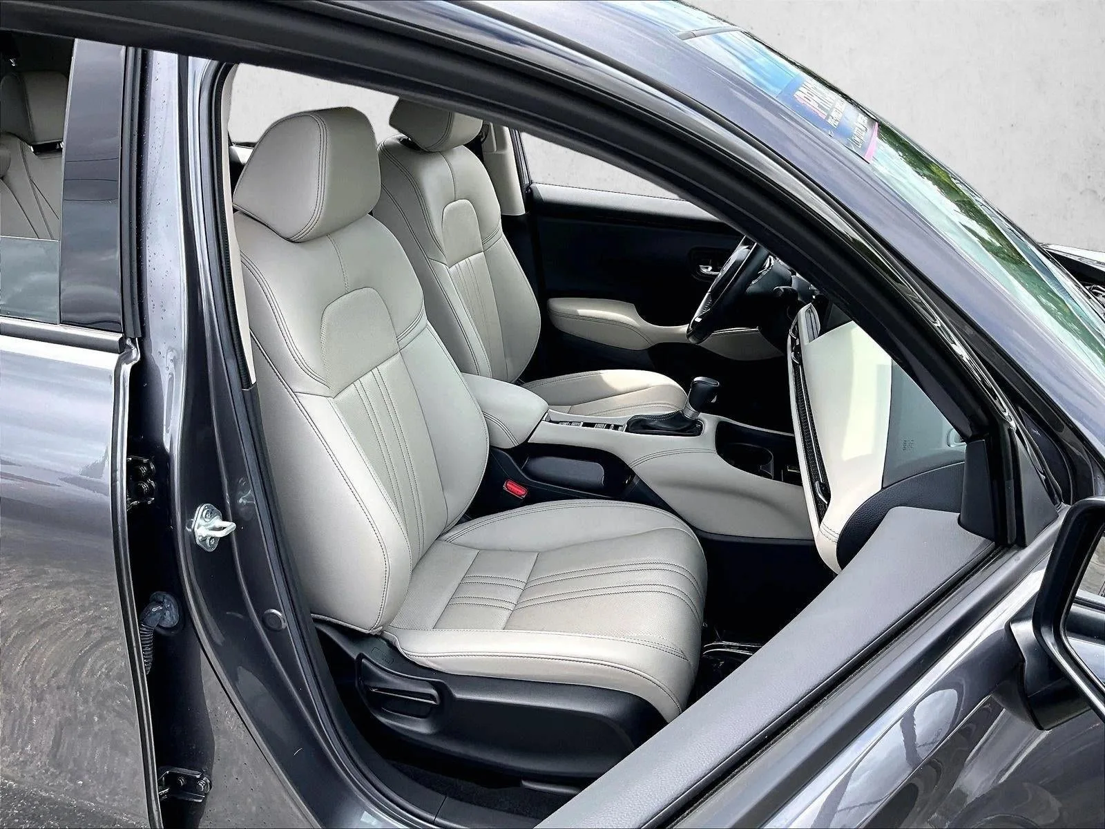 2025 Honda HR-V 2WD EX-L photo 9