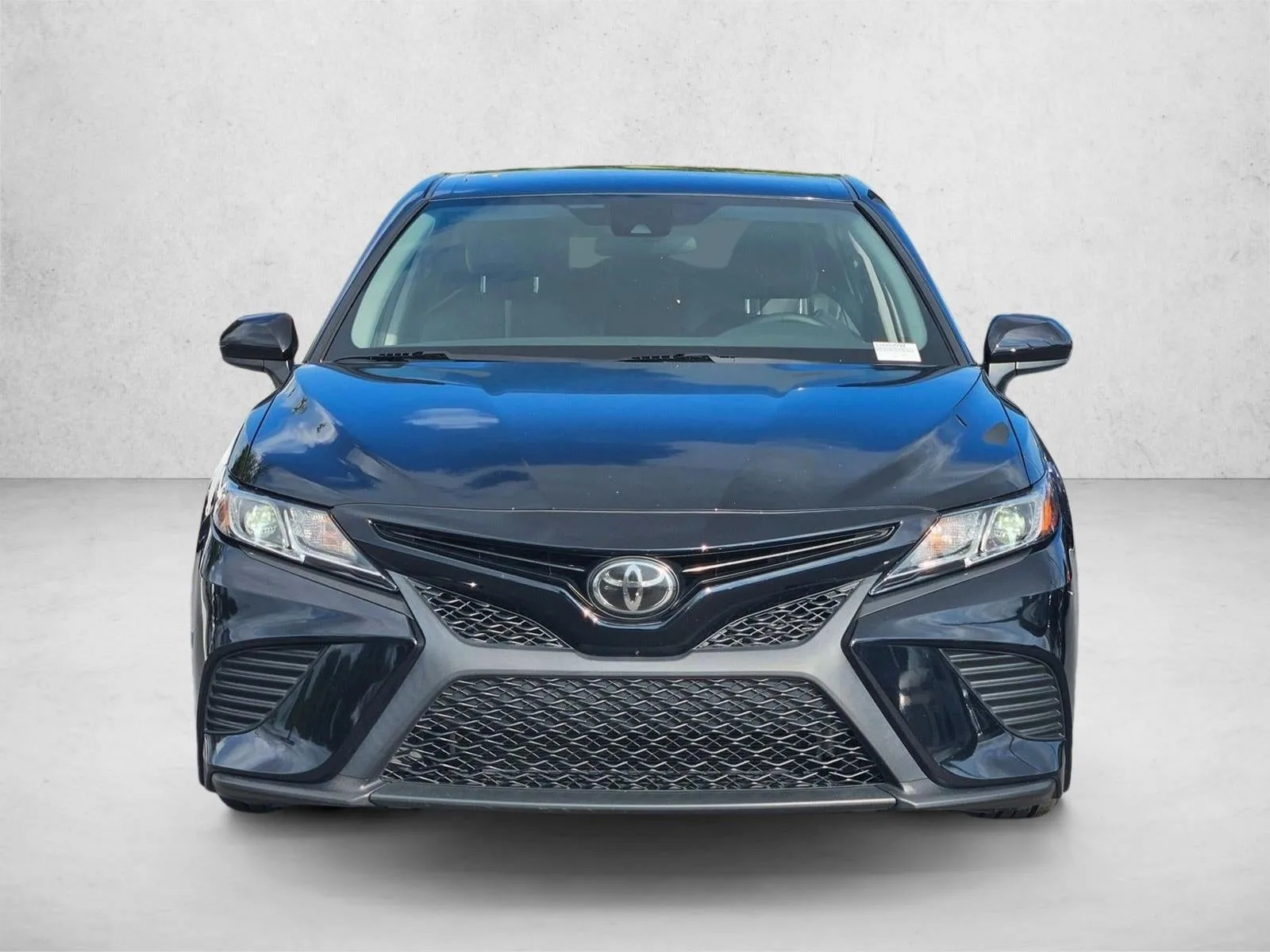 2020 Toyota Camry SE Nightshade Auto AWD (Natl) photo 2