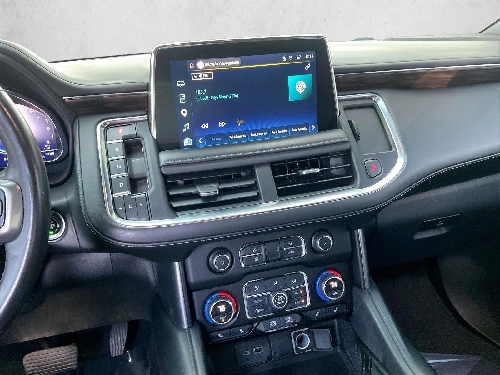 2022 Chevrolet Suburban LT photo 8