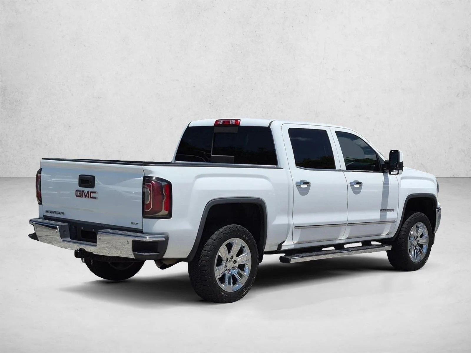 2018 GMC Sierra 1500 Crew Cab Short Box 2-Wheel Drive SLT photo 5