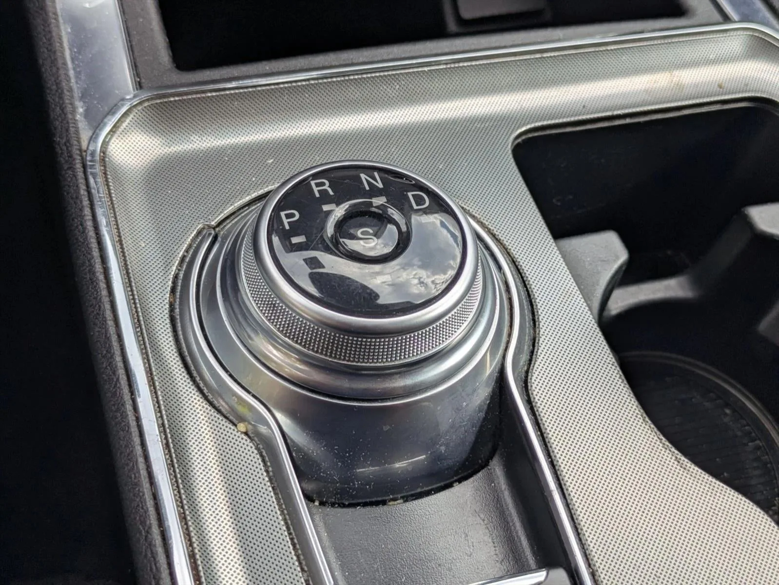 2022 Ford Edge Titanium AWD photo 9