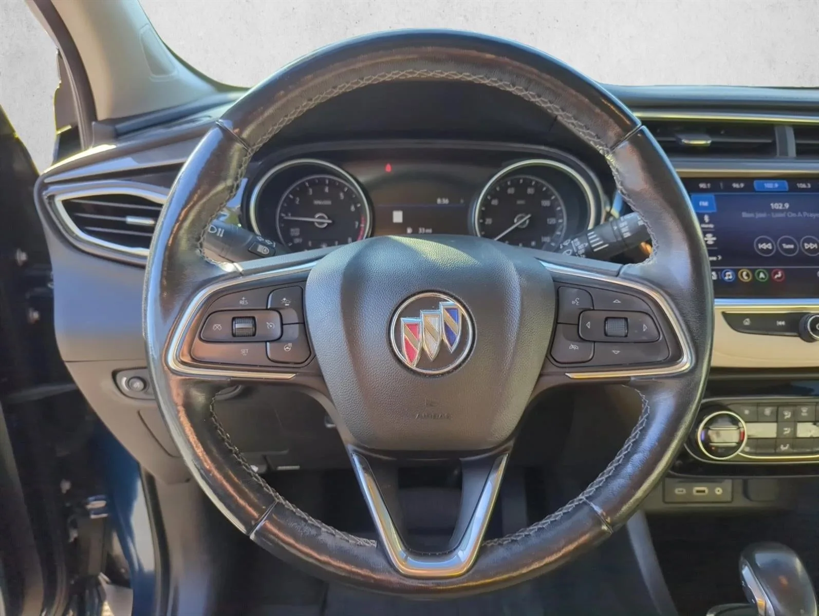 2020 Buick Encore GX Essence FWD photo 10